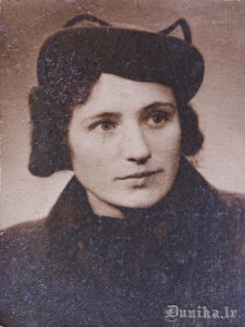 Vēra Reijere – Daina, Sikšņu skolas pionieru vadītāja 1945. – 1947. gadā.