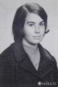 Lita Grabovska - Fromane, Sikšņu skolas pionieru vadītāja 1972. – 1976. gadā.