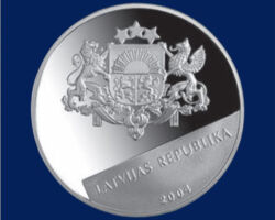 Nominālvērtība: 1 lats Svars: 31.47 g Diametrs: 38.61 mm Metāls: 925° sudrabs Kvalitāte: proof Monētas josta: ar uzrakstu Kalta 2004. g. The Royal Mint (Lielbritānija) Mākslinieki: Sandra Belsone (grafiskais dizains), Jānis Strupulis (plastiskais veidojums)