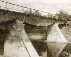 Vīles dzelzceļa tilts pār Bārtas upi 1932. gadā.