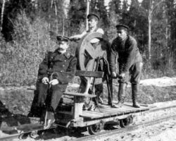 Ar tādu iespaidīgu spararatu cita braukšana.