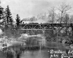 Dzelzceļa tilts pār Gauju.