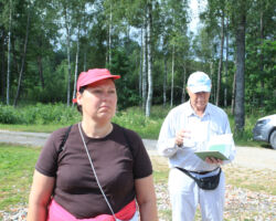 Liekas, nekas aizmirsts nav,dalībnieki ieradušies,- varam doties!