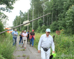 Jānis Aivars Baškers ved kolonu uz upmalu.