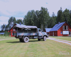 Bezceļu faniem sava izklaide.