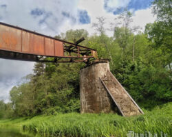 Vīles tilta Bārtas gals,skatā no upes. 2020.06.13. Oskara Vizbuļa foto.