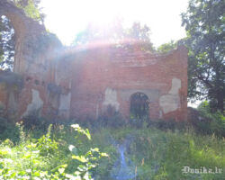 Bārtas baznīcas iekšskats.