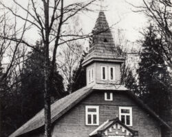 Dunikas GOLGATAS Brāļu draudzes baznīca, celta 1933. gadā. 1991. gada 22. septembrī te notika Kurzemes Brāļu Draudzes 100 gadu svinības.