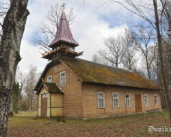 Dunikas Golgatas Brāļu draudzes, tagad luterāņu baznīca 2021.05.12 Liene Andersone foto. Baznīcas jumta remonts.