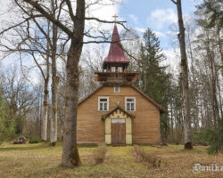 Dunikas Golgatas Brāļu draudzes, tagad luterāņu baznīca 2021.05.12 Liene Andersone foto. Baznīcas jumta remonts.