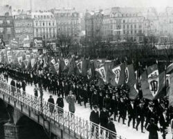 Sudetijas vācieši gājienā Karlsbadā, Vācijā, 1937. gada aprīlī. Encyclopædia Britannica, Inc.